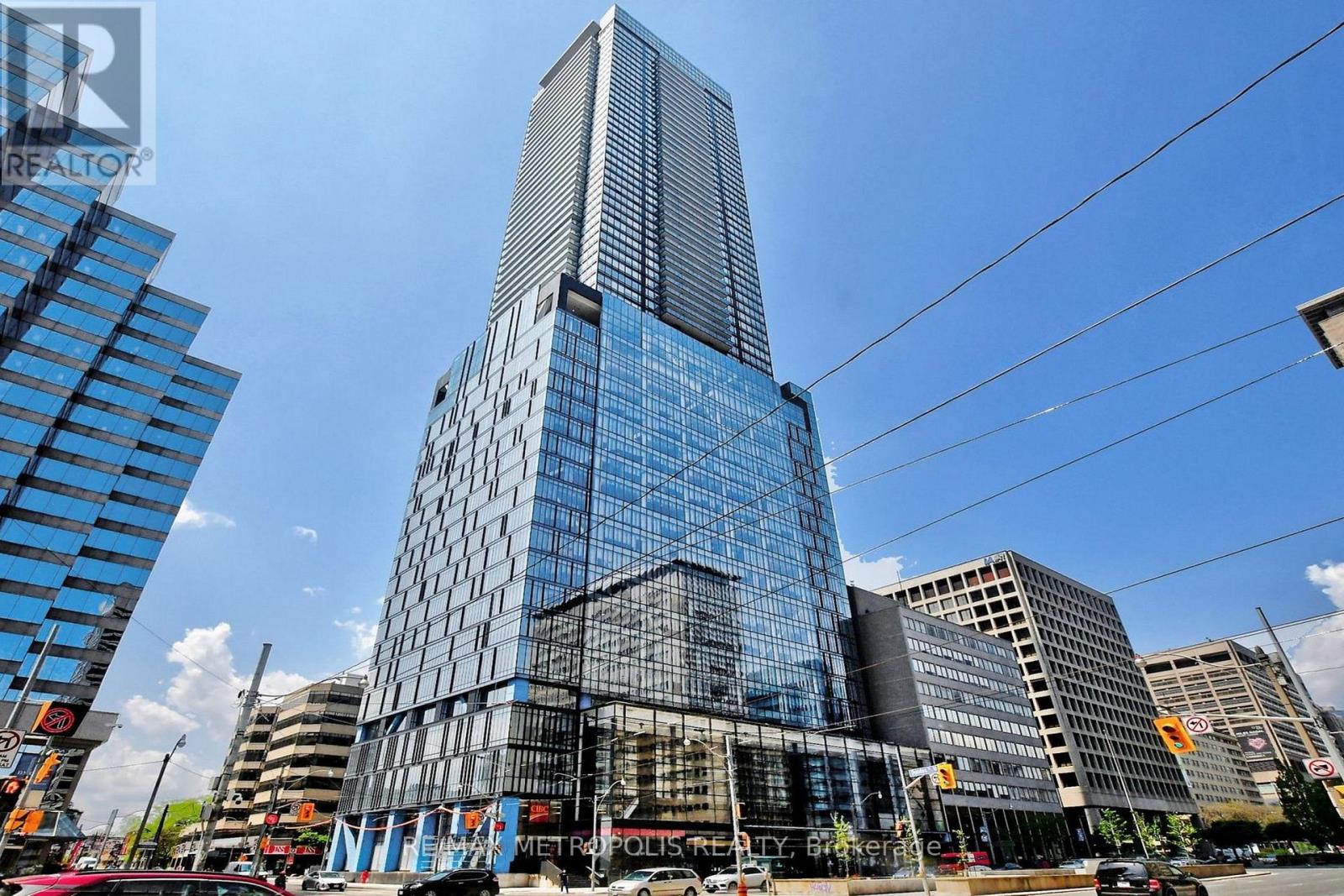 2102 - 488 UNIVERSITY AVENUE, Toronto, Ontario