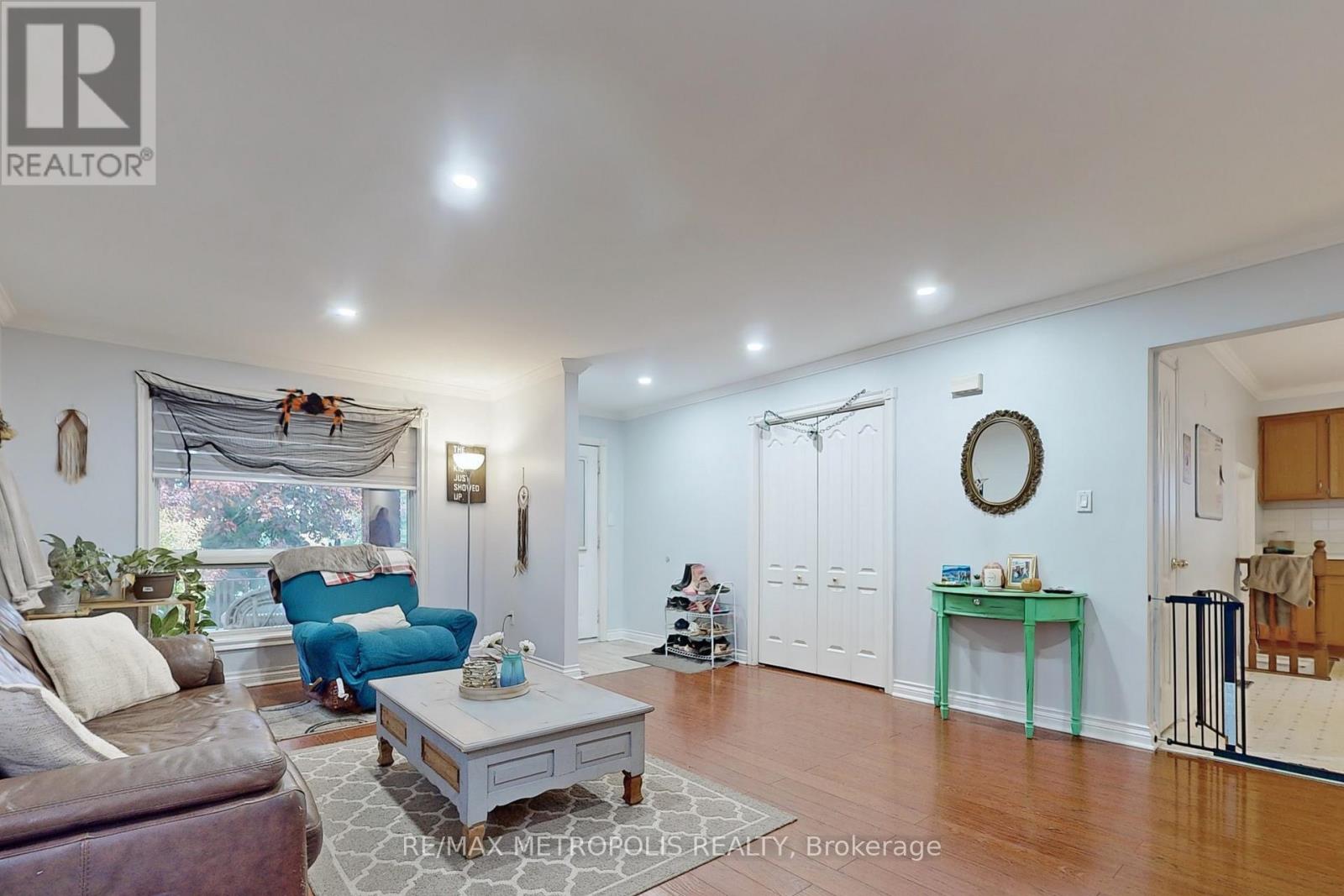 709 Keates Avenue, Oshawa, Ontario  L1H 7Y3 - Photo 9 - E12524616