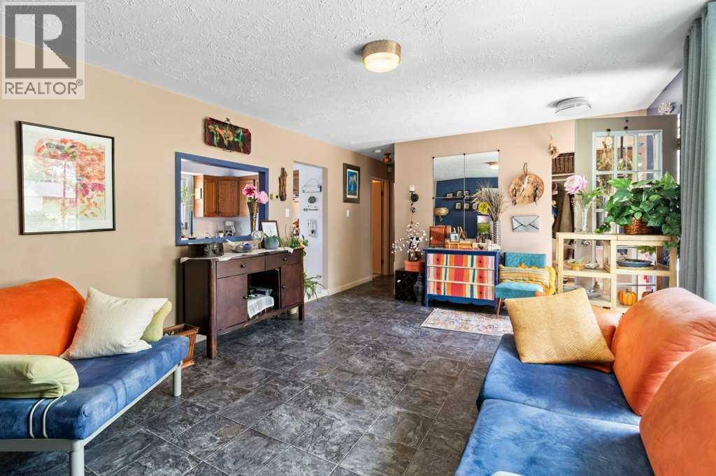 3734 46 Street, Red Deer, Alberta  T4N 1L6 - Photo 4 - A2246985