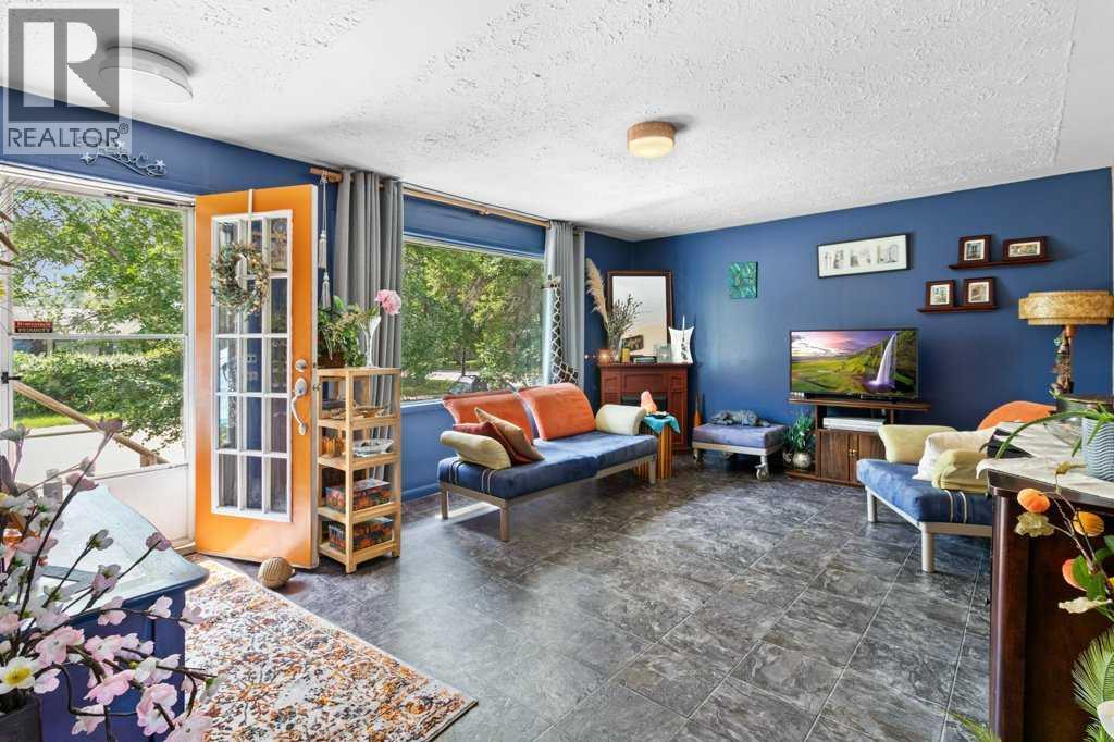 3734 46 Street, Red Deer, Alberta  T4N 1L6 - Photo 2 - A2246985