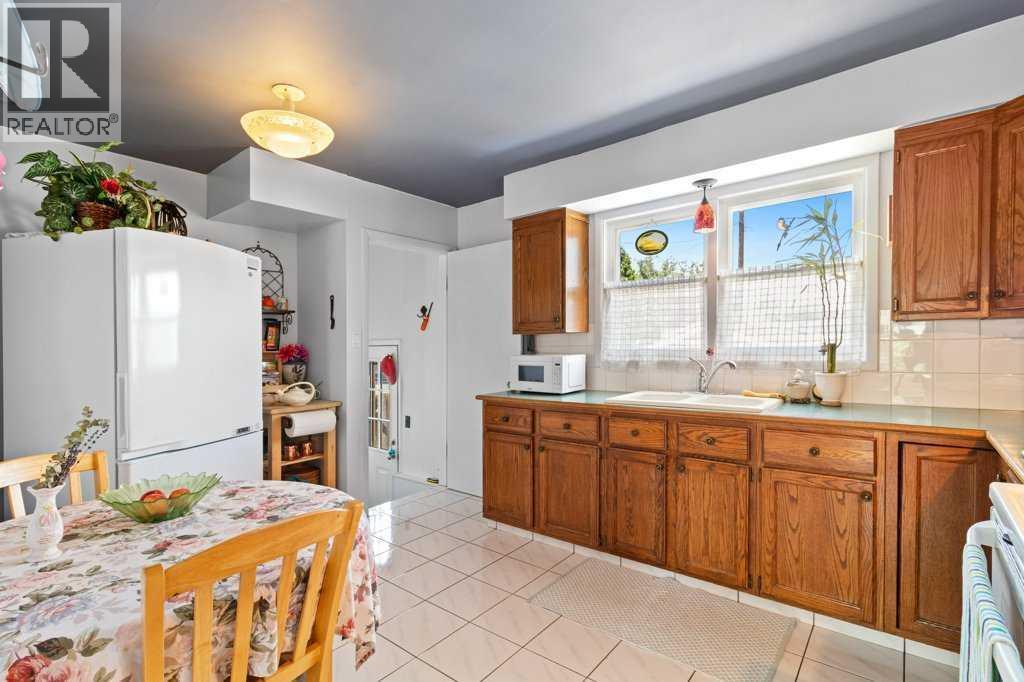 3734 46 Street, Red Deer, Alberta  T4N 1L6 - Photo 5 - A2246985