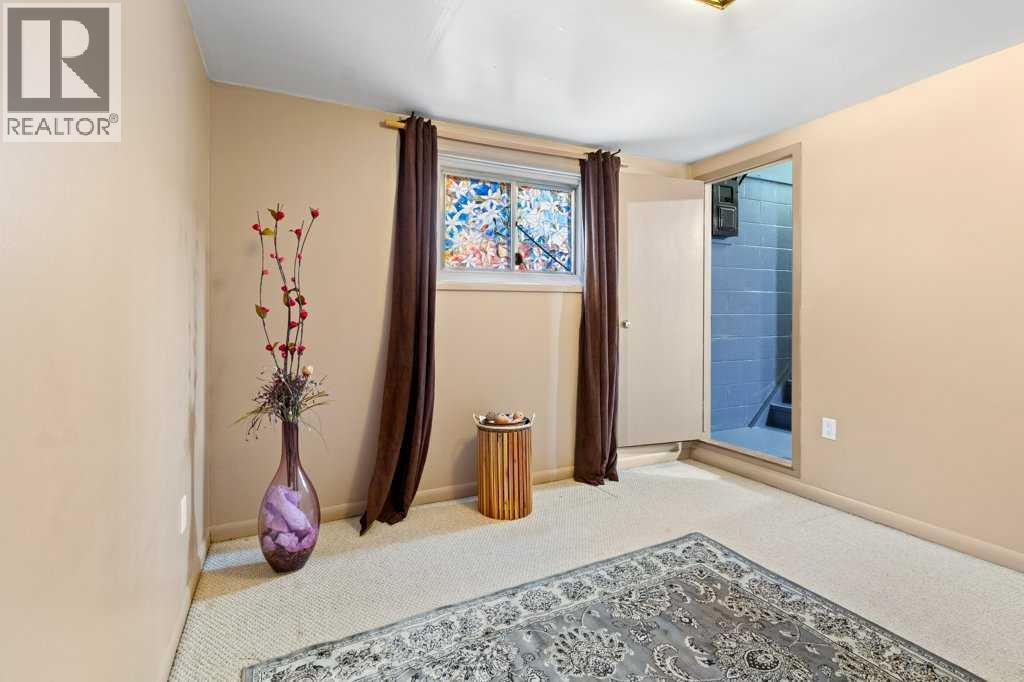 3734 46 Street, Red Deer, Alberta  T4N 1L6 - Photo 11 - A2246985