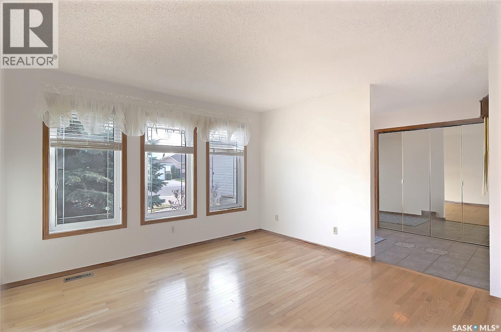 1639 Bingham Road, Moose Jaw, Saskatchewan  S6H 7R8 - Photo 4 - SK023675