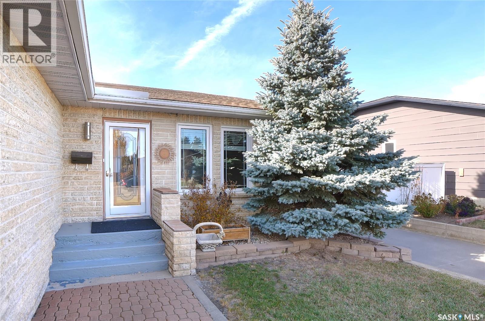 1639 Bingham Road, Moose Jaw, Saskatchewan  S6H 7R8 - Photo 2 - SK023675