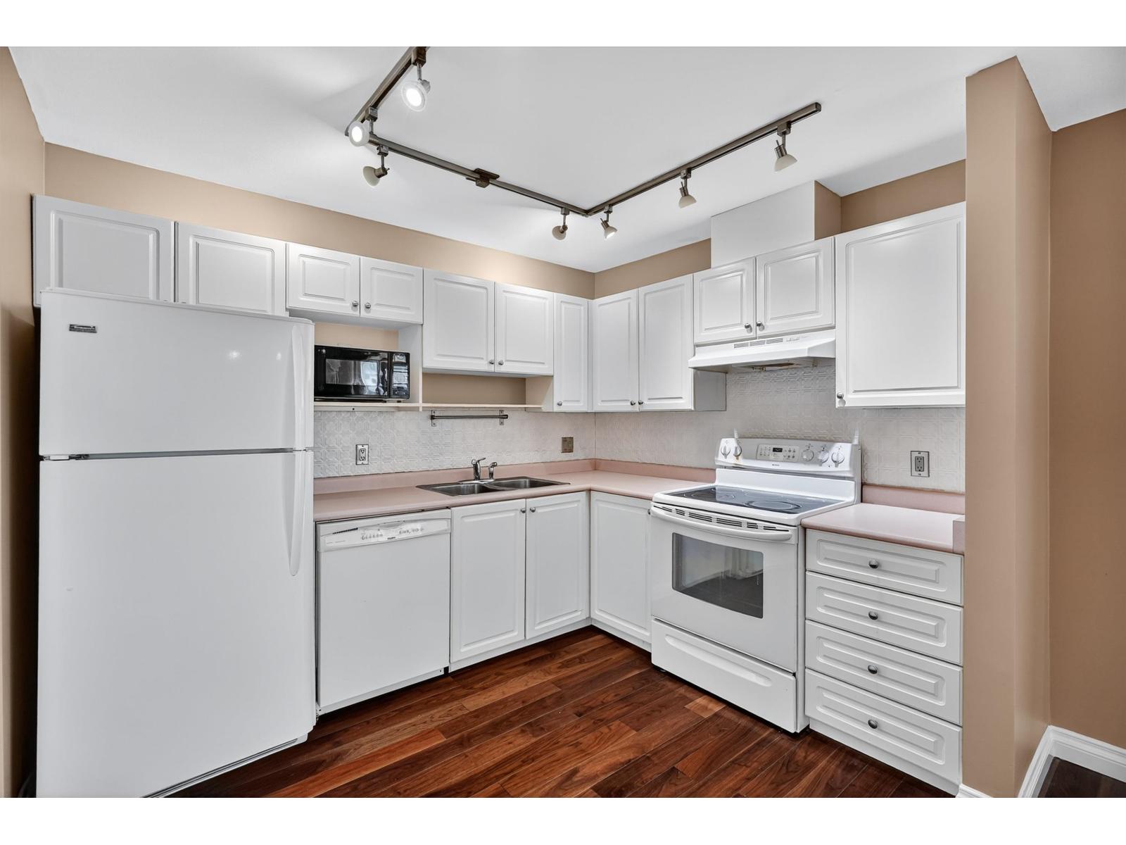 405 7505 138 Street, Surrey, British Columbia  V3W 0W6 - Photo 10 - R3064164