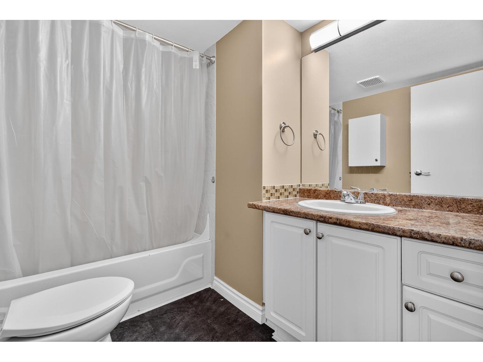 405 7505 138 Street, Surrey, British Columbia  V3W 0W6 - Photo 14 - R3064164