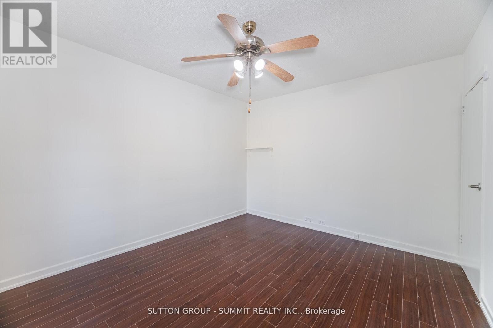 56 Ash Crescent, Toronto, Ontario  M8W 1E6 - Photo 16 - W12524594