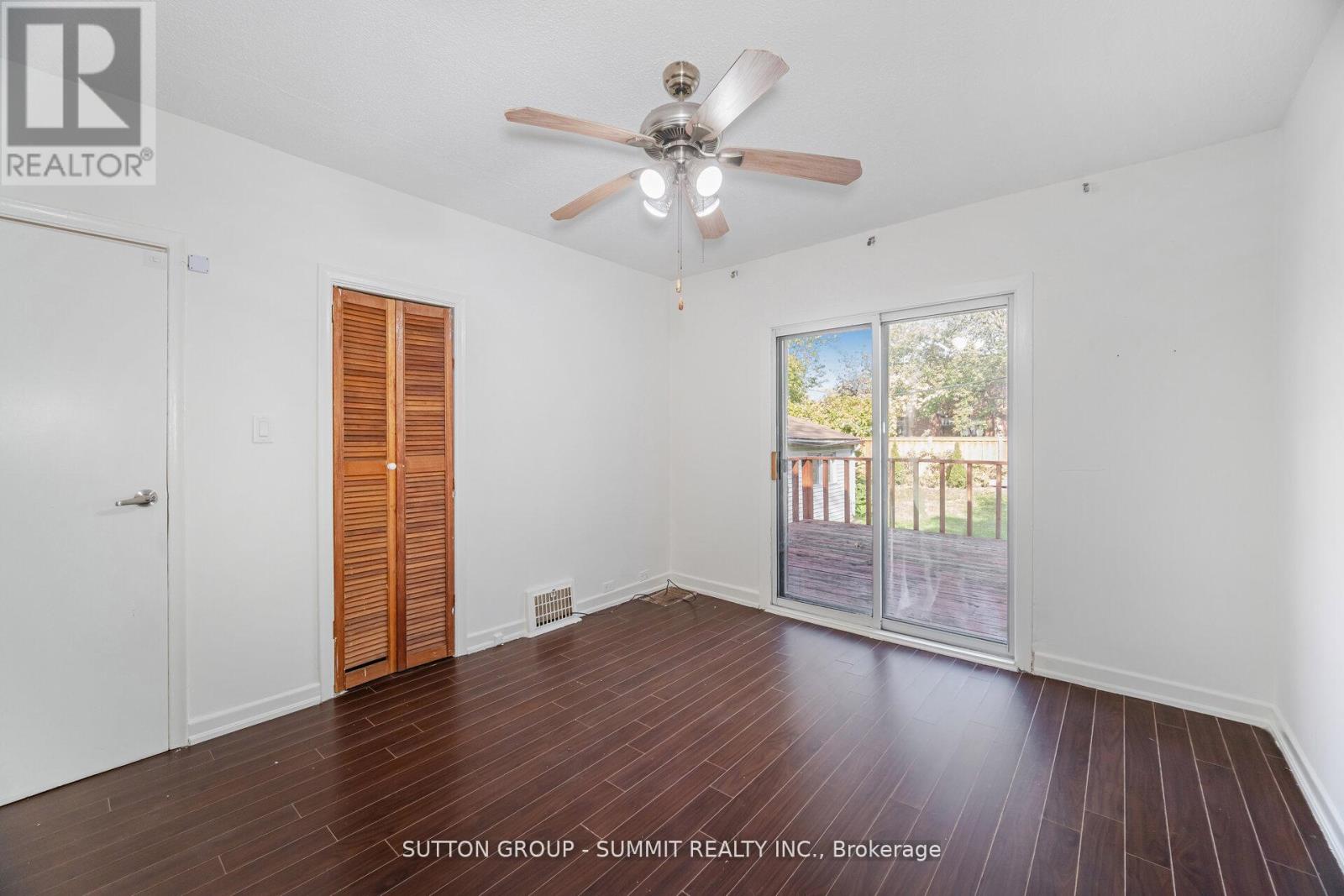 56 Ash Crescent, Toronto, Ontario  M8W 1E6 - Photo 17 - W12524594