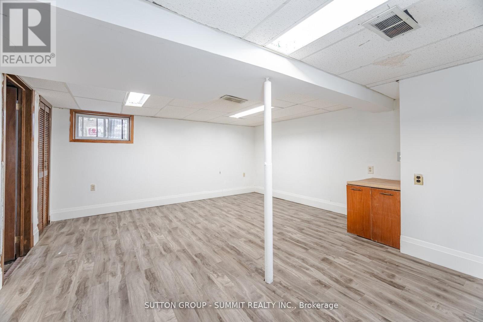 56 Ash Crescent, Toronto, Ontario  M8W 1E6 - Photo 23 - W12524594