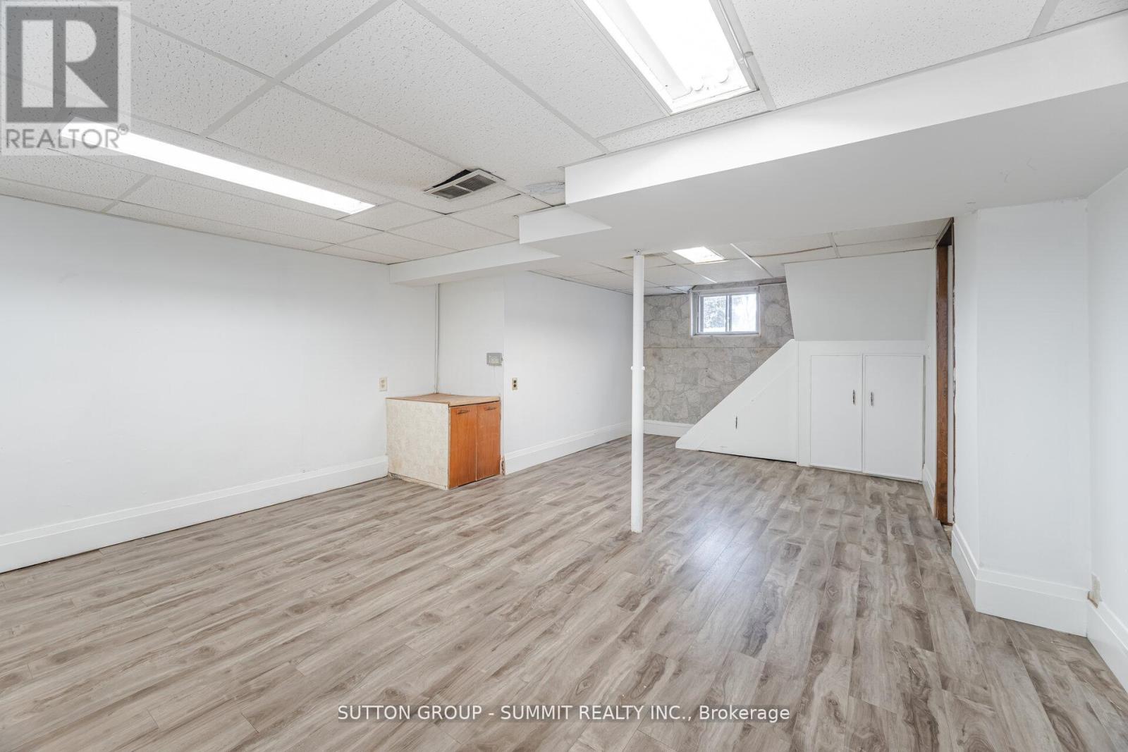 56 Ash Crescent, Toronto, Ontario  M8W 1E6 - Photo 24 - W12524594