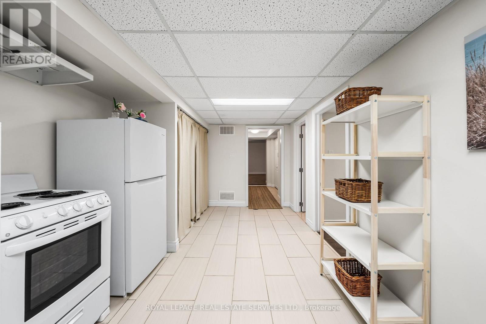 Lower - 39 Rangoon Road, Toronto, Ontario  M9C 4N5 - Photo 12 - W12524620