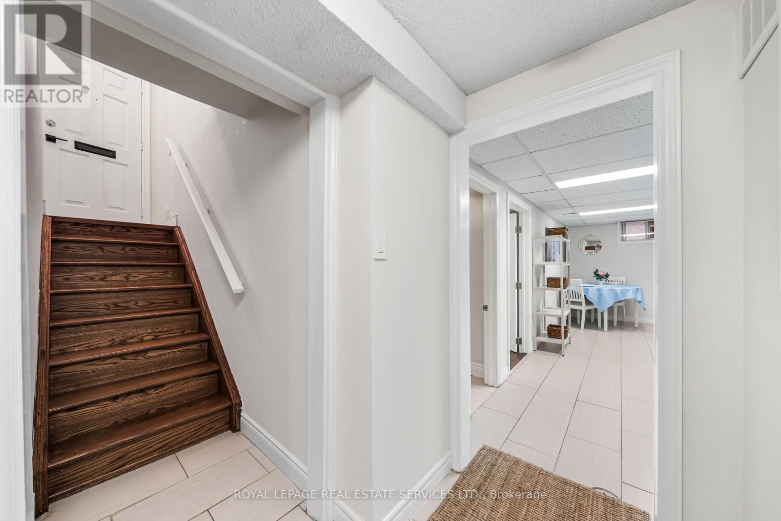 Lower - 39 Rangoon Road, Toronto, Ontario  M9C 4N5 - Photo 4 - W12524620