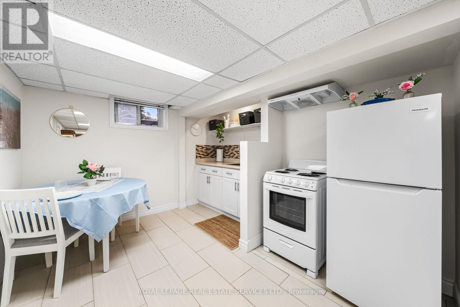 Lower - 39 Rangoon Road, Toronto, Ontario  M9C 4N5 - Photo 8 - W12524620