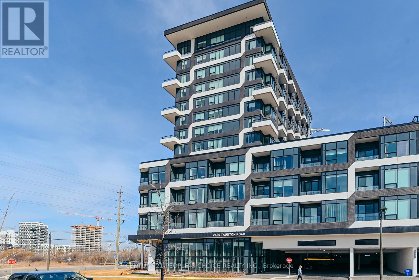 717 - 2489 Taunton Road, Oakville, Ontario  L6H 3R9 - Photo 2 - W12524642