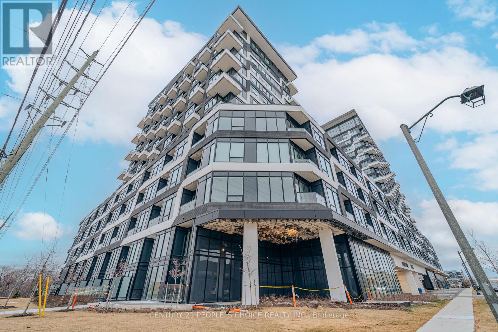 717 - 2489 Taunton Road, Oakville, Ontario  L6H 3R9 - Photo 3 - W12524642