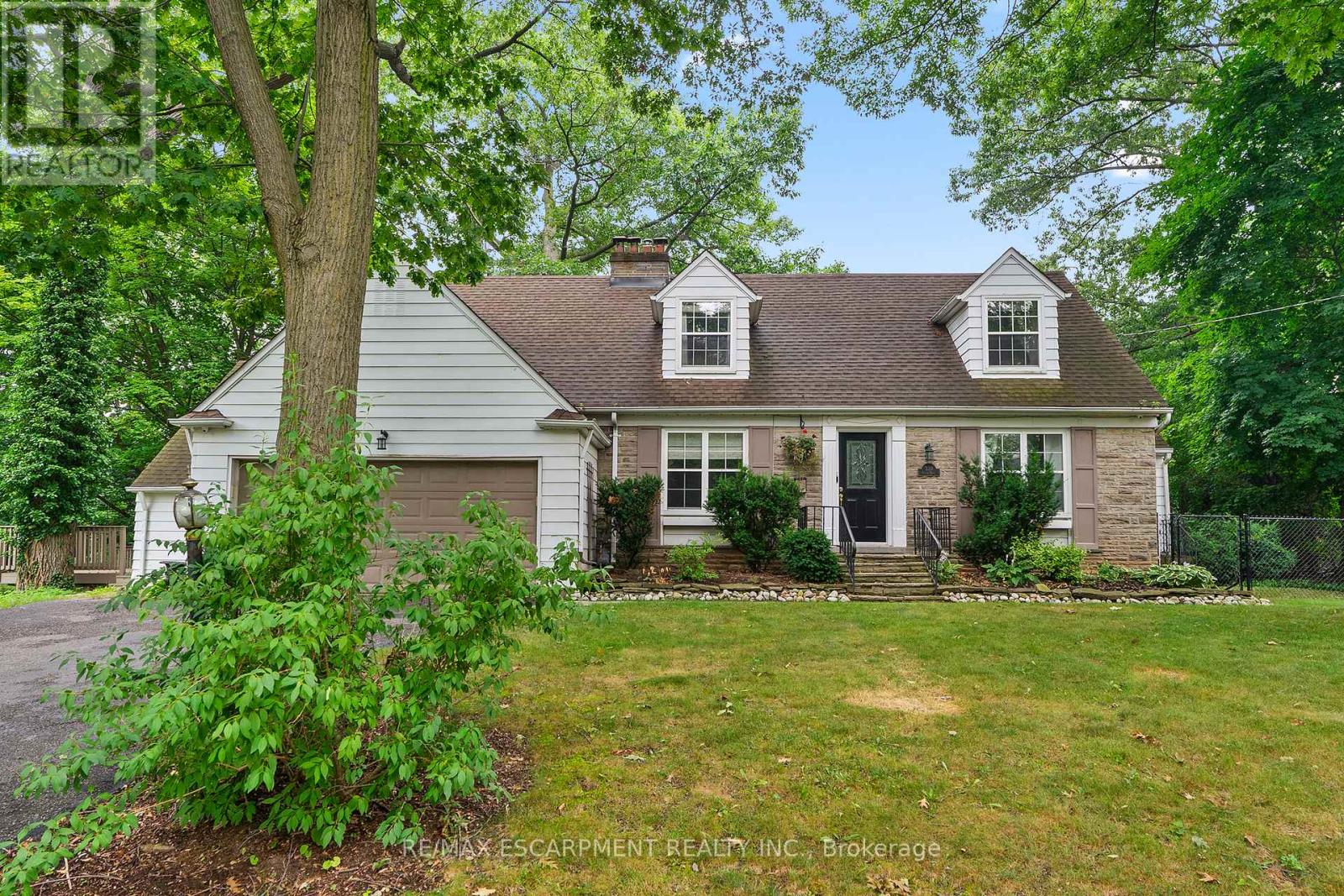 330 POPLAR DRIVE, Oakville, Ontario