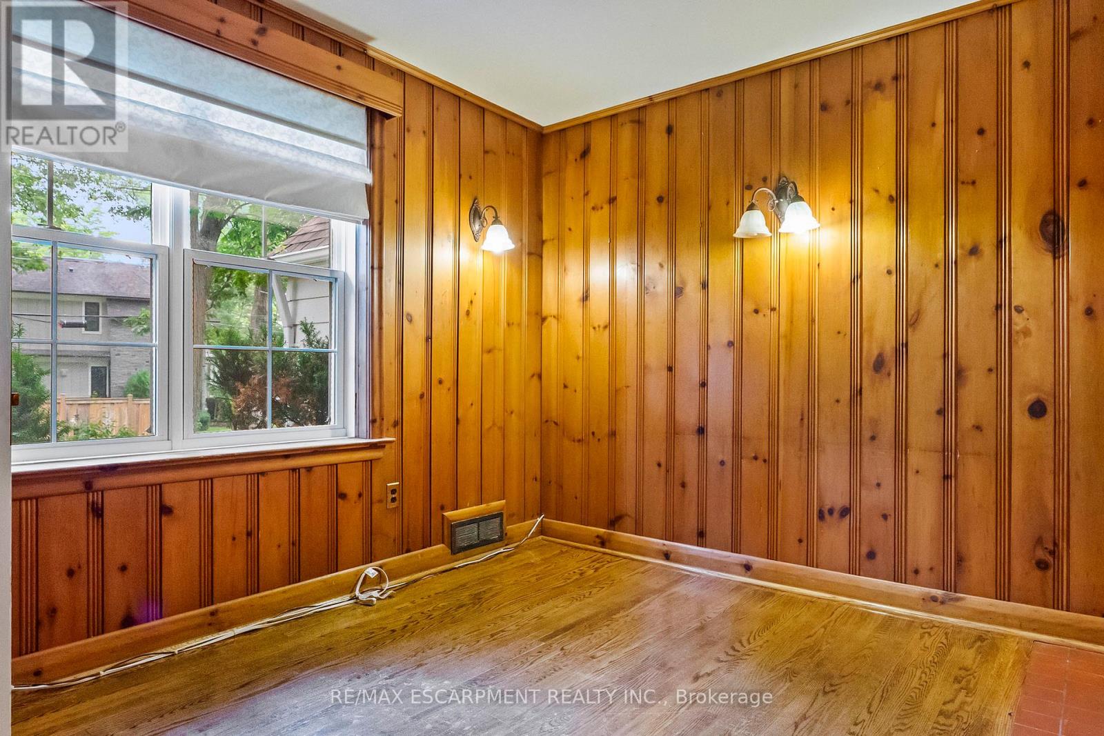 330 Poplar Drive, Oakville, Ontario  L6J 4E1 - Photo 16 - W12524650