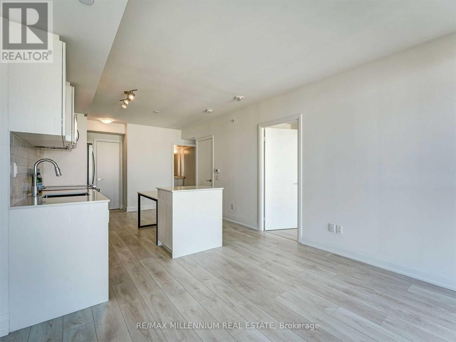 1502 - 1461 Lawrence Avenue W, Toronto, Ontario  M6L 0A6 - Photo 4 - W12524660