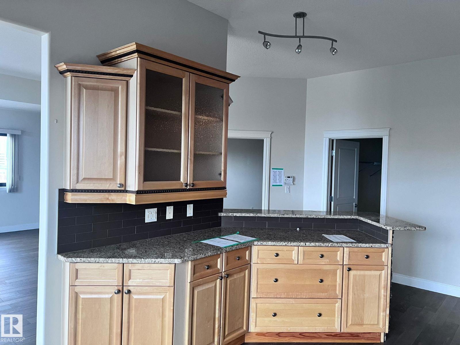 1006 10319 111 St Nw, Edmonton, Alberta  T5K 0A2 - Photo 19 - E4465163