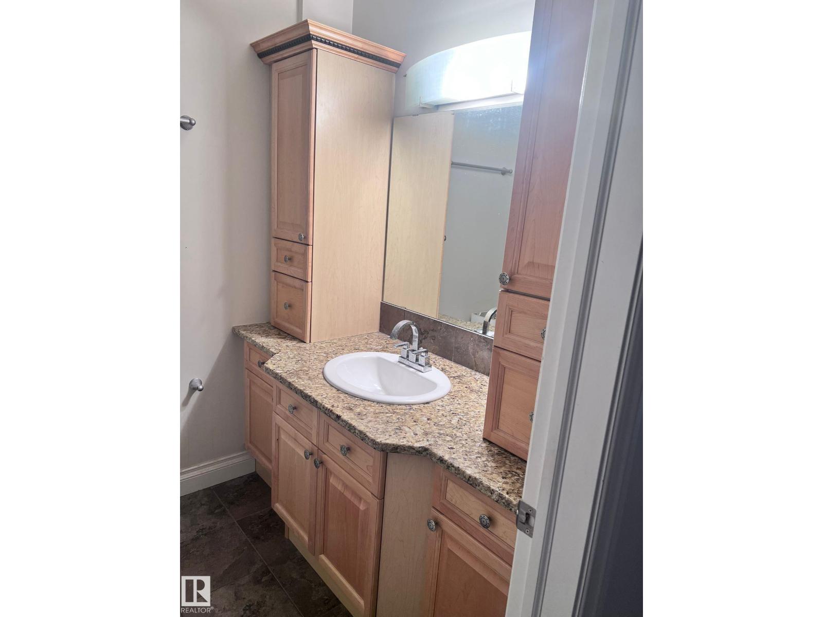 1006 10319 111 St Nw, Edmonton, Alberta  T5K 0A2 - Photo 28 - E4465163