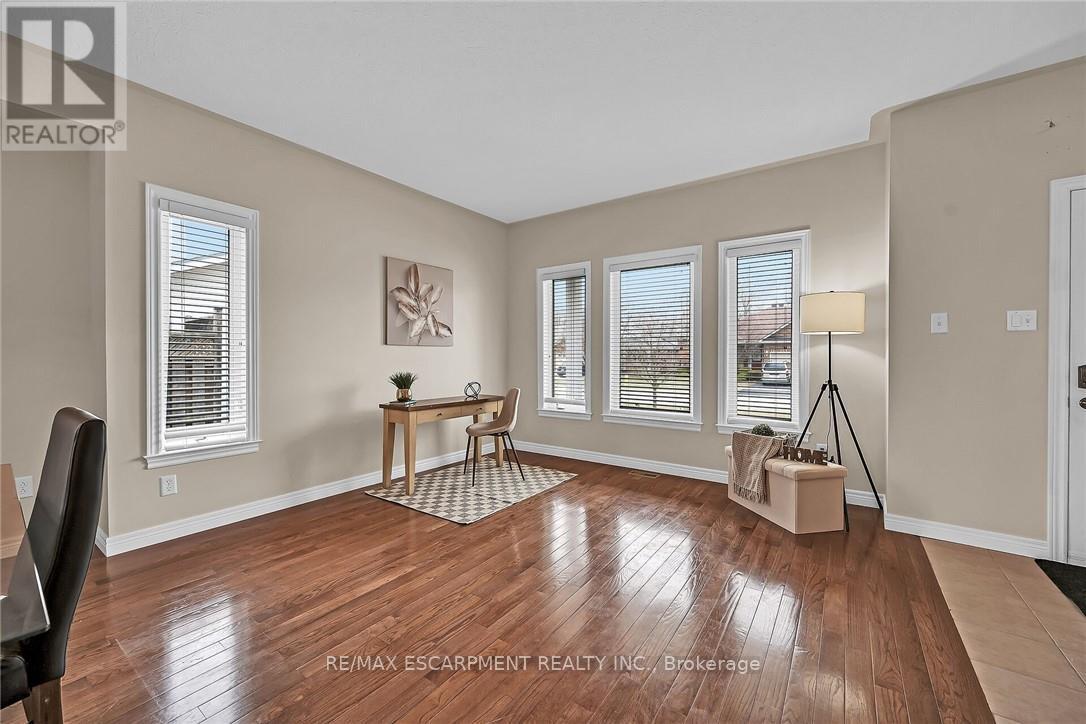 20 Oak Crescent, Haldimand, Ontario  N0A 1H0 - Photo 10 - X12524612