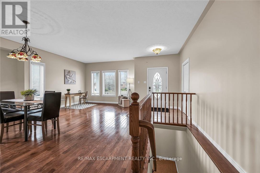 20 Oak Crescent, Haldimand, Ontario  N0A 1H0 - Photo 12 - X12524612