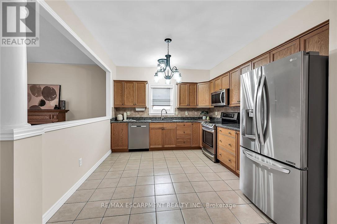 20 Oak Crescent, Haldimand, Ontario  N0A 1H0 - Photo 14 - X12524612