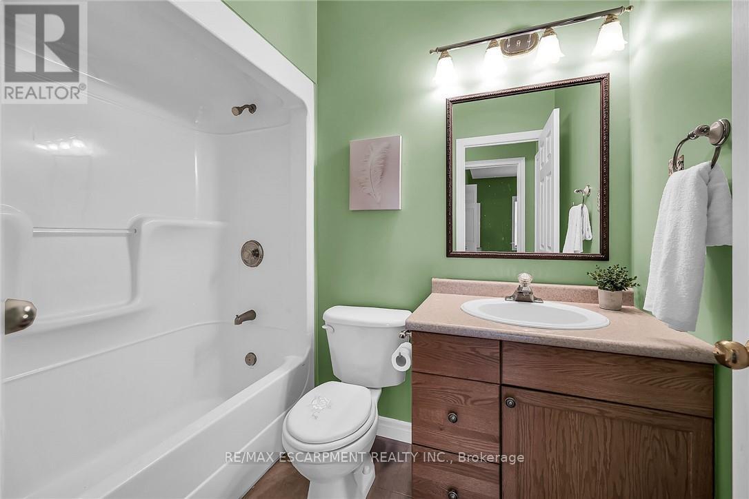 20 Oak Crescent, Haldimand, Ontario  N0A 1H0 - Photo 27 - X12524612