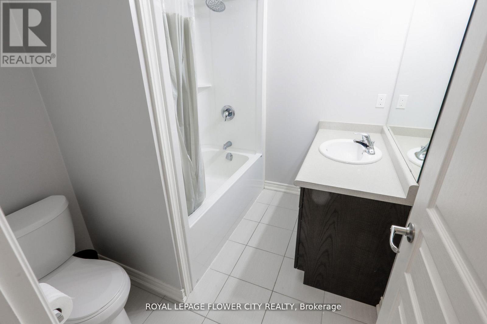 146 Winterberry Boulevard, Thorold, Ontario  L2V 0C1 - Photo 11 - X12524644