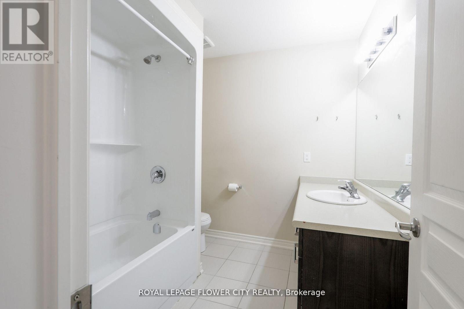 146 Winterberry Boulevard, Thorold, Ontario  L2V 0C1 - Photo 20 - X12524644