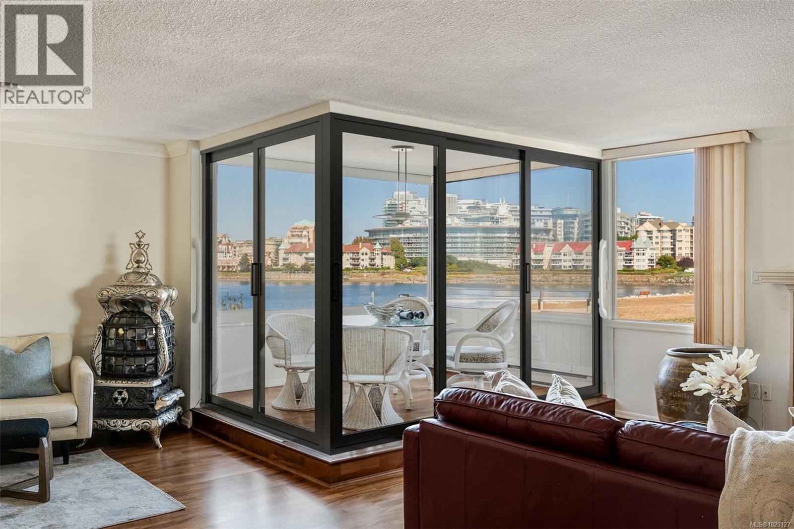 201 640 Montreal St, Victoria, British Columbia V8V 1Z8 - Photo 12 - 1020127