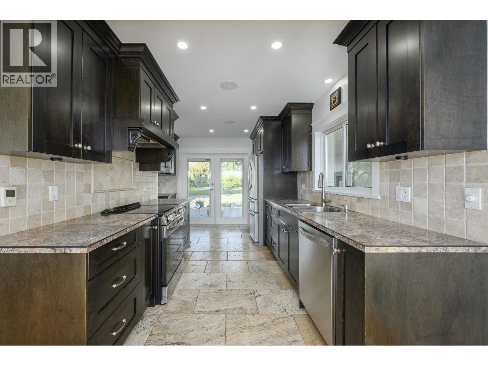 21866 River Road, Maple Ridge, British Columbia V2X 2C1 - Photo 16 - R3065922