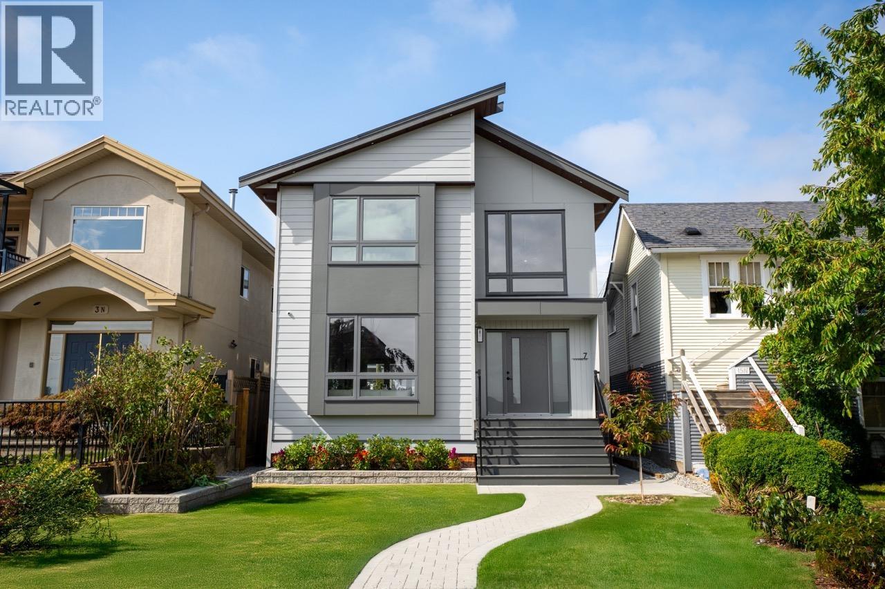 7 N HOWARD AVENUE, Burnaby, British Columbia