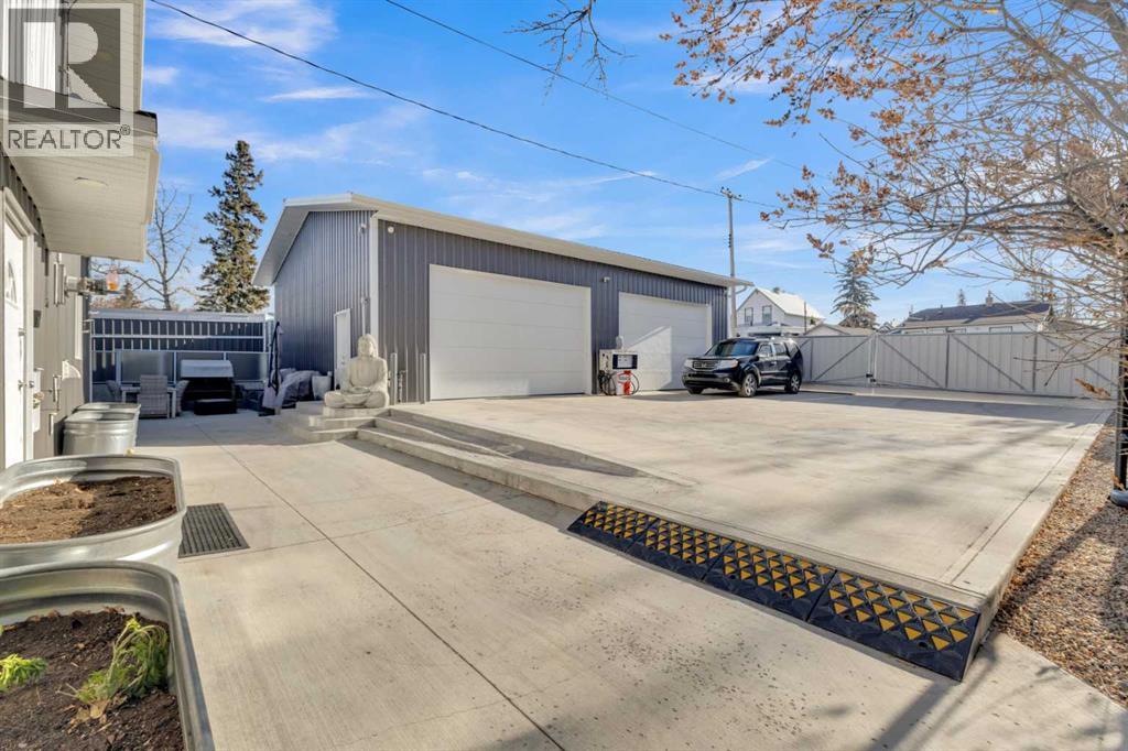 2023 20 Avenue, Bowden, Alberta  T0M 0K0 - Photo 44 - A2269660