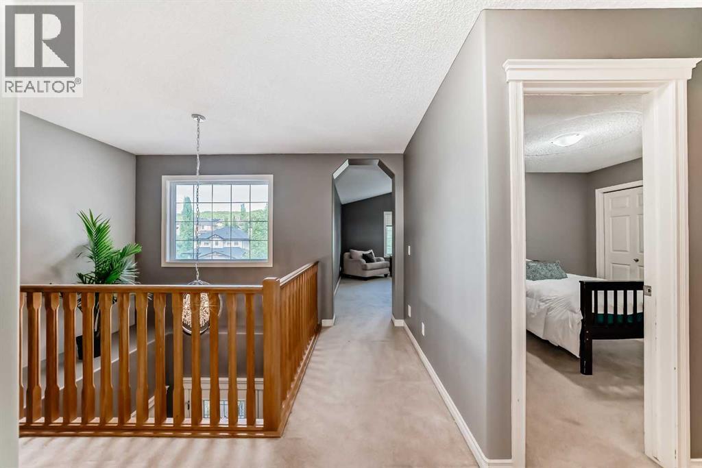 73 Crestmont Drive Sw, Calgary, Alberta  T3B 5Z6 - Photo 34 - A2269405