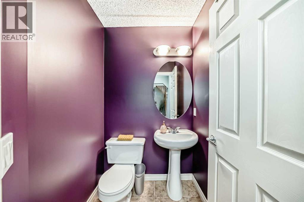 73 Crestmont Drive Sw, Calgary, Alberta  T3B 5Z6 - Photo 18 - A2269405