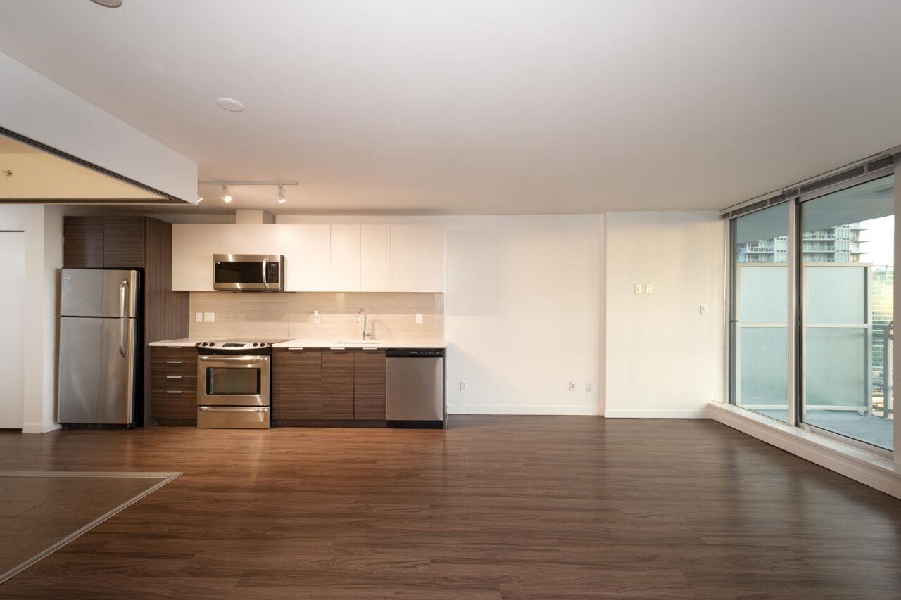 2307 13303 Central Avenue, Surrey, British Columbia  V3T 0K6 - Photo 3 - R3065941