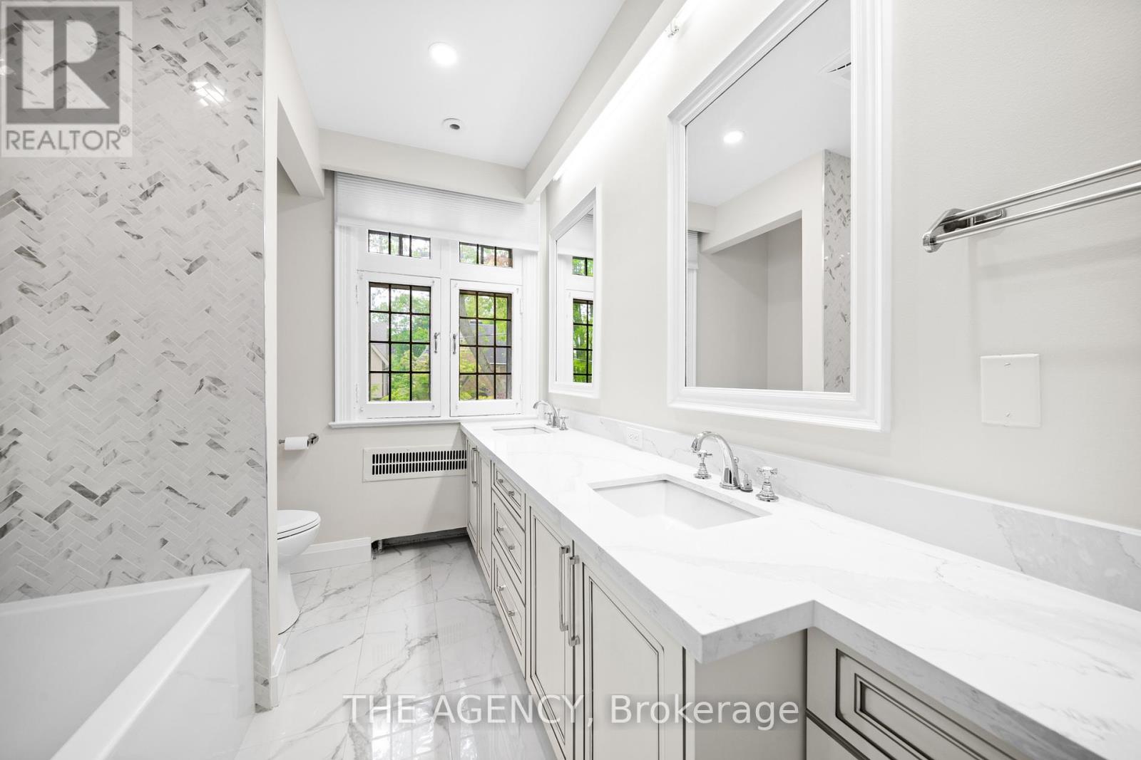 44 Elderwood Drive, Toronto, Ontario  M5P 1X1 - Photo 26 - C12524676