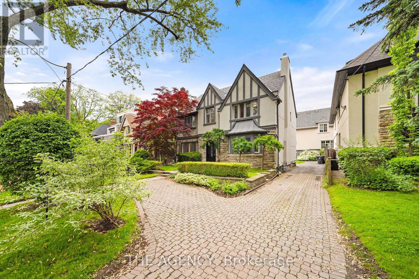 44 Elderwood Drive, Toronto, Ontario  M5P 1X1 - Photo 4 - C12524676