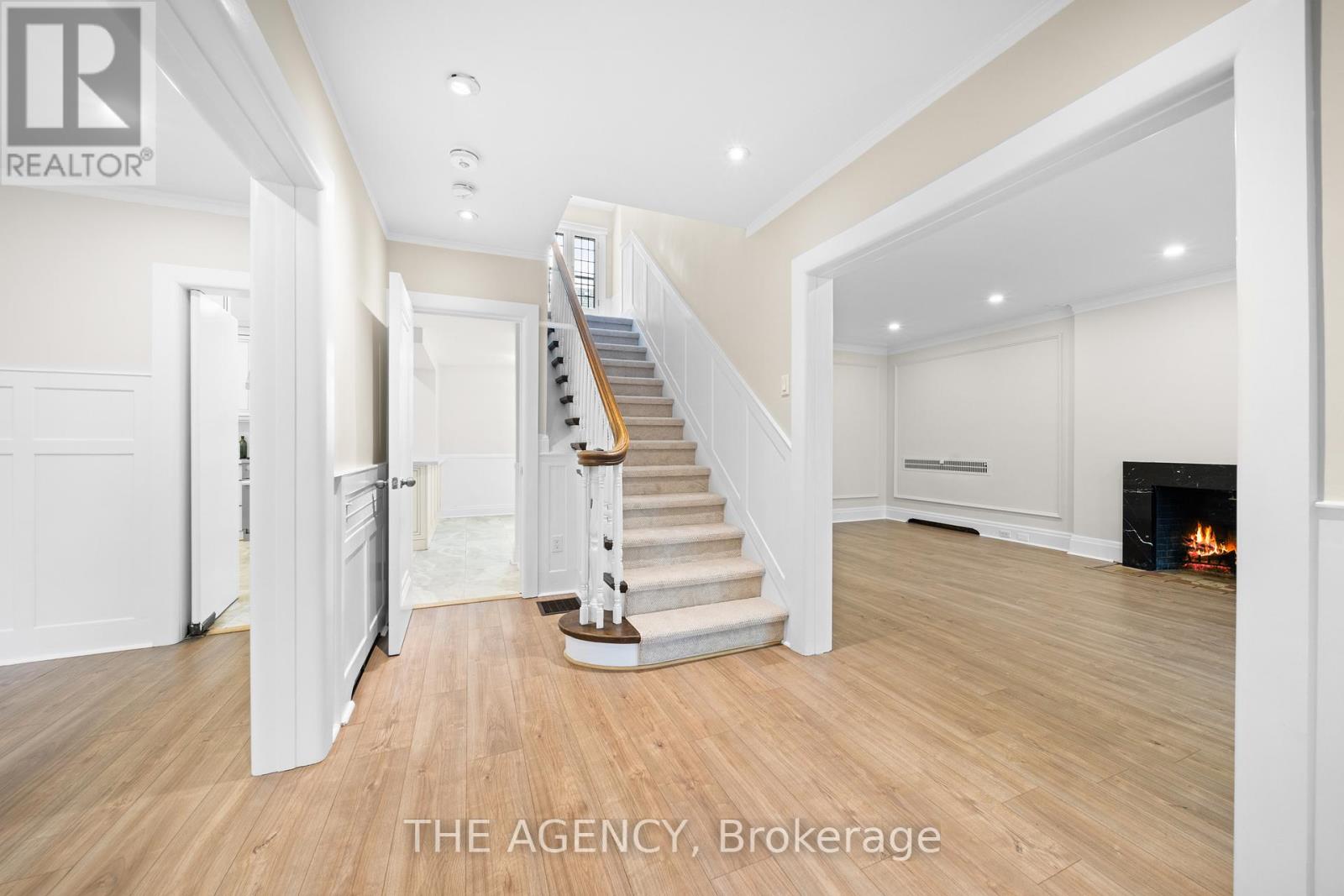 44 Elderwood Drive, Toronto, Ontario  M5P 1X1 - Photo 6 - C12524676