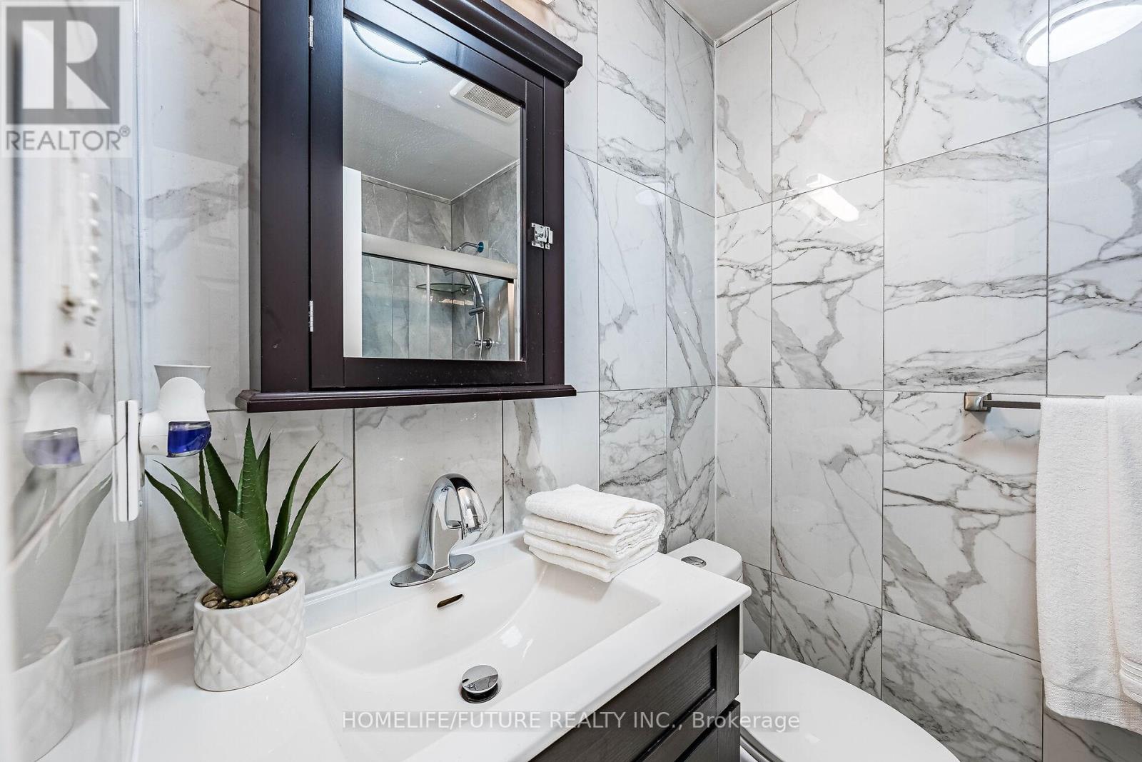 16 Mcqueen Crescent, Ajax, Ontario  L1T 4Y8 - Photo 32 - E12524674