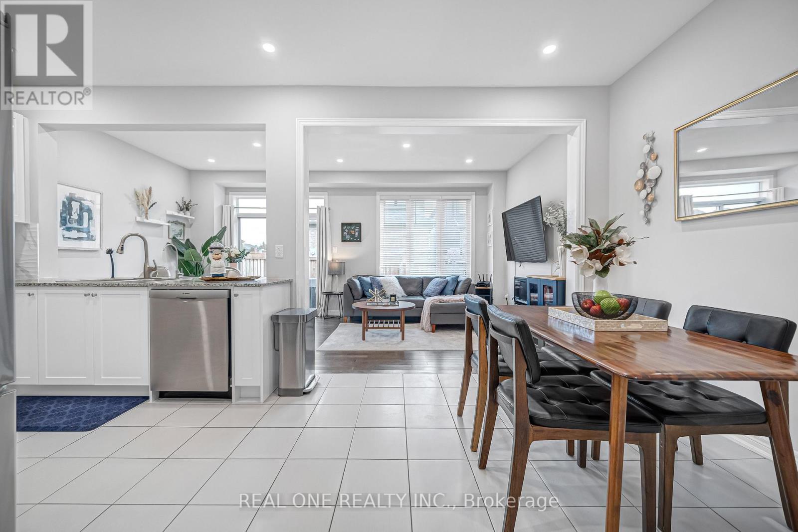 75 Fallharvest Way Road, Whitchurch-Stouffville, Ontario  L4A 4W4 - Photo 16 - N12524672