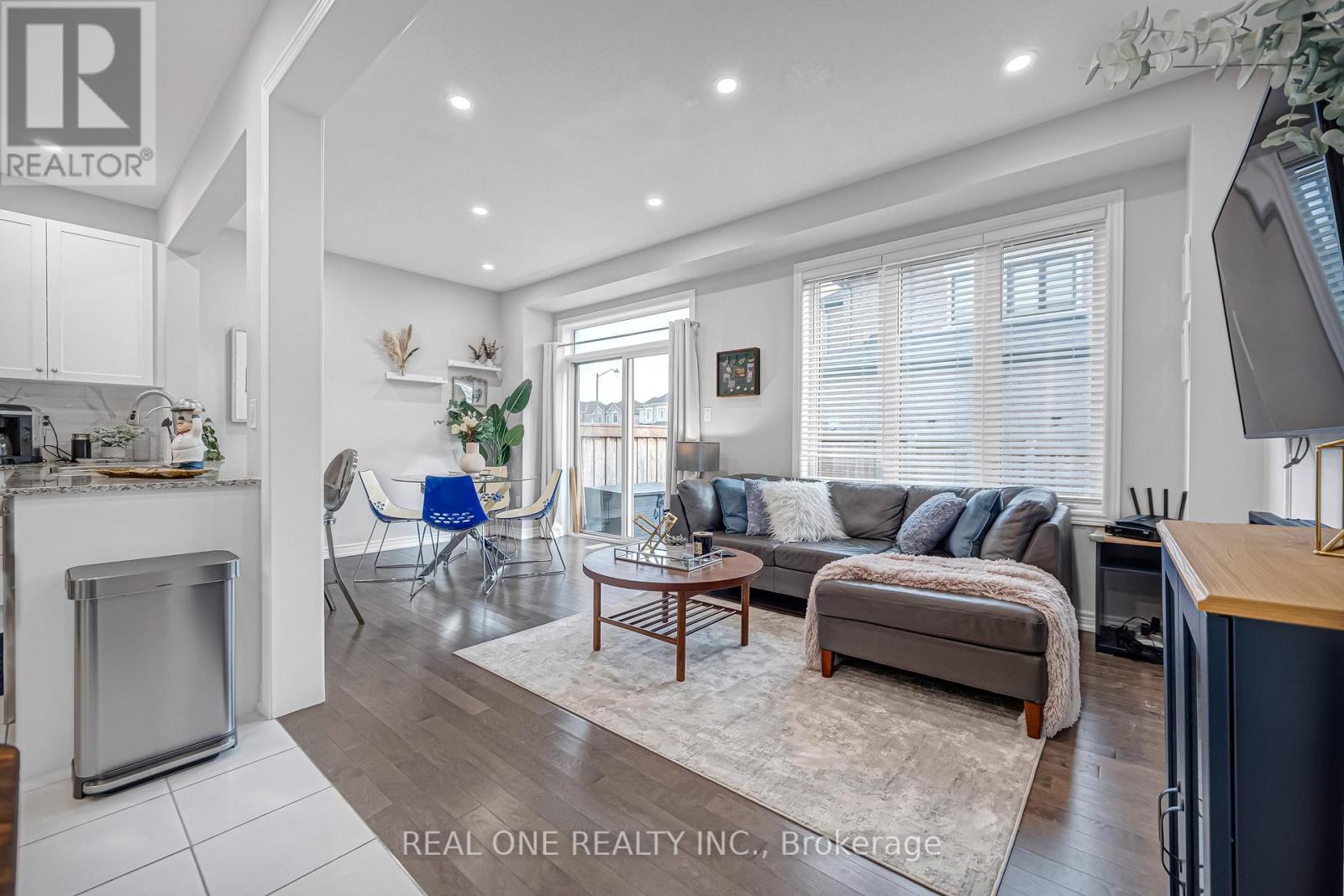 75 Fallharvest Way Road, Whitchurch-Stouffville, Ontario  L4A 4W4 - Photo 17 - N12524672