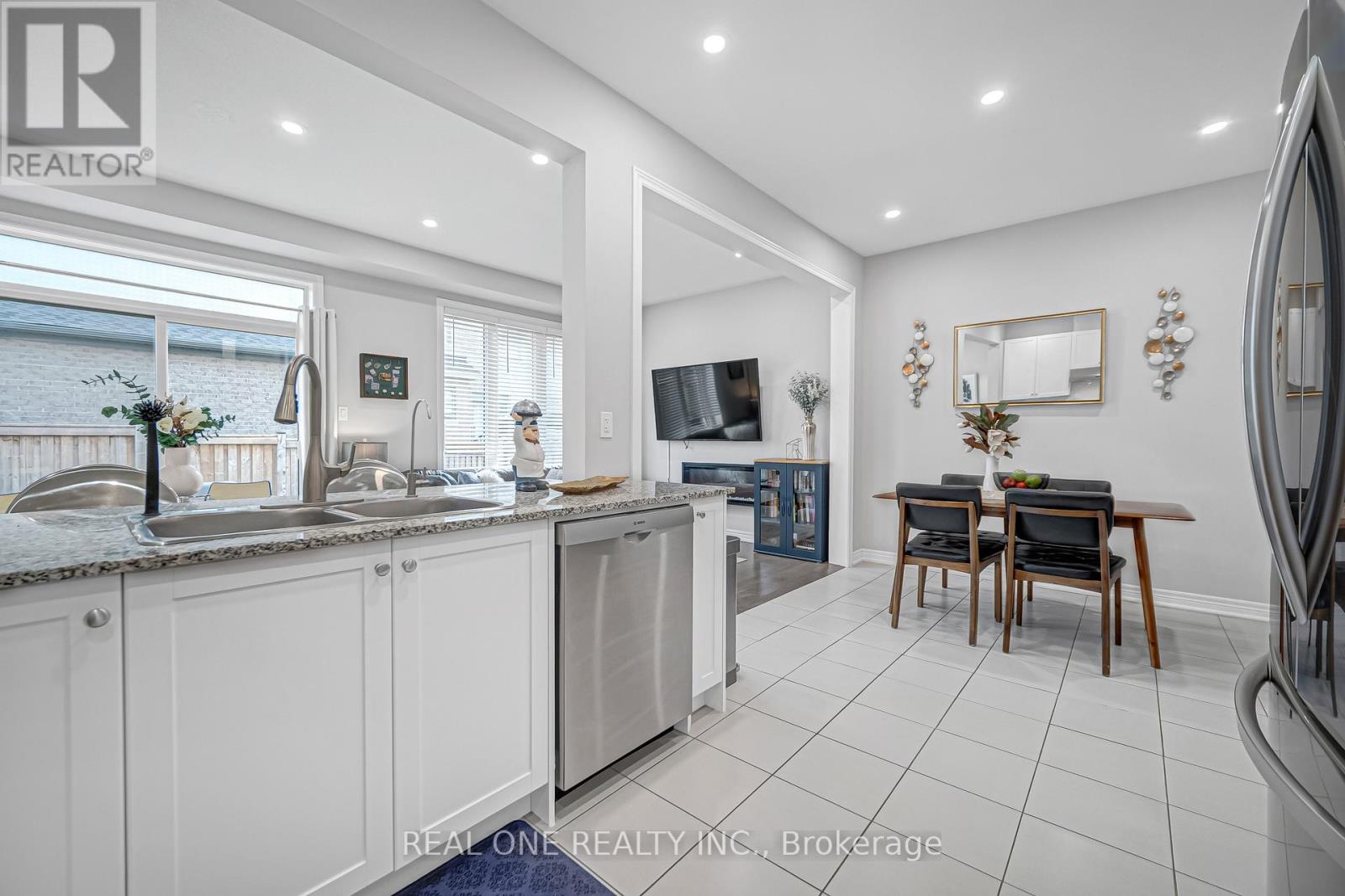 75 Fallharvest Way Road, Whitchurch-Stouffville, Ontario  L4A 4W4 - Photo 19 - N12524672