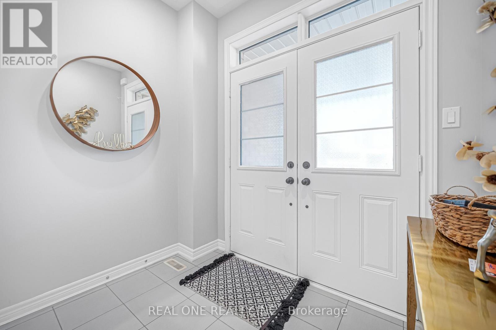 75 Fallharvest Way Road, Whitchurch-Stouffville, Ontario  L4A 4W4 - Photo 3 - N12524672