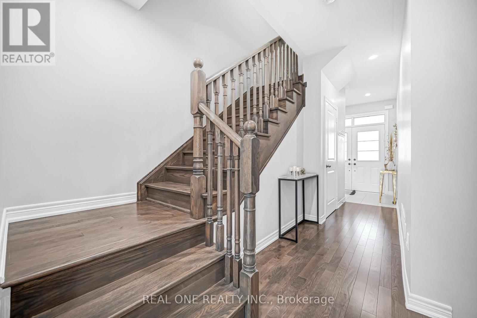 75 Fallharvest Way Road, Whitchurch-Stouffville, Ontario  L4A 4W4 - Photo 5 - N12524672