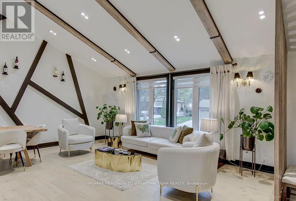 56 Cynthia Crescent, Richmond Hill, Ontario  L4E 2P9 - Photo 9 - N12524678