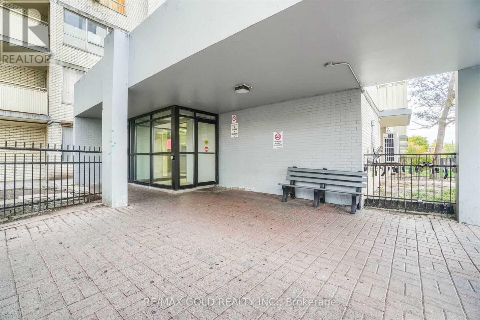 513 - 340 Dixon Road, Toronto, Ontario M9R 1T1 - Photo 2 - W12520920