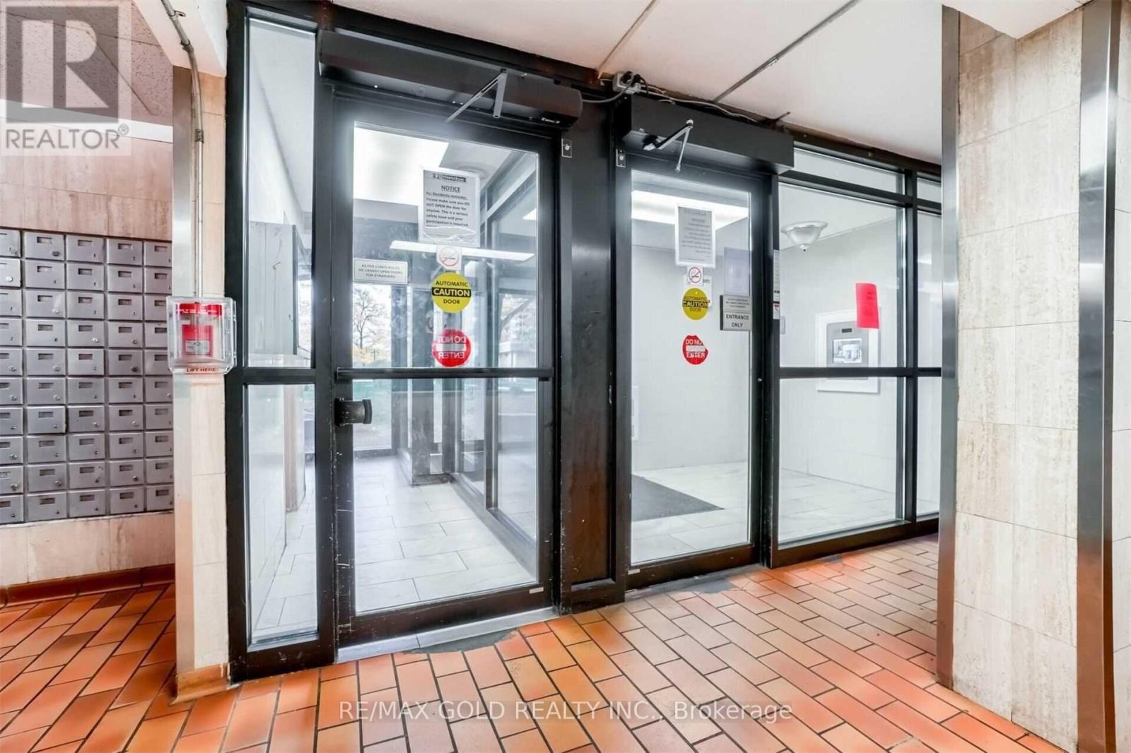 513 - 340 Dixon Road, Toronto, Ontario M9R 1T1 - Photo 3 - W12520920