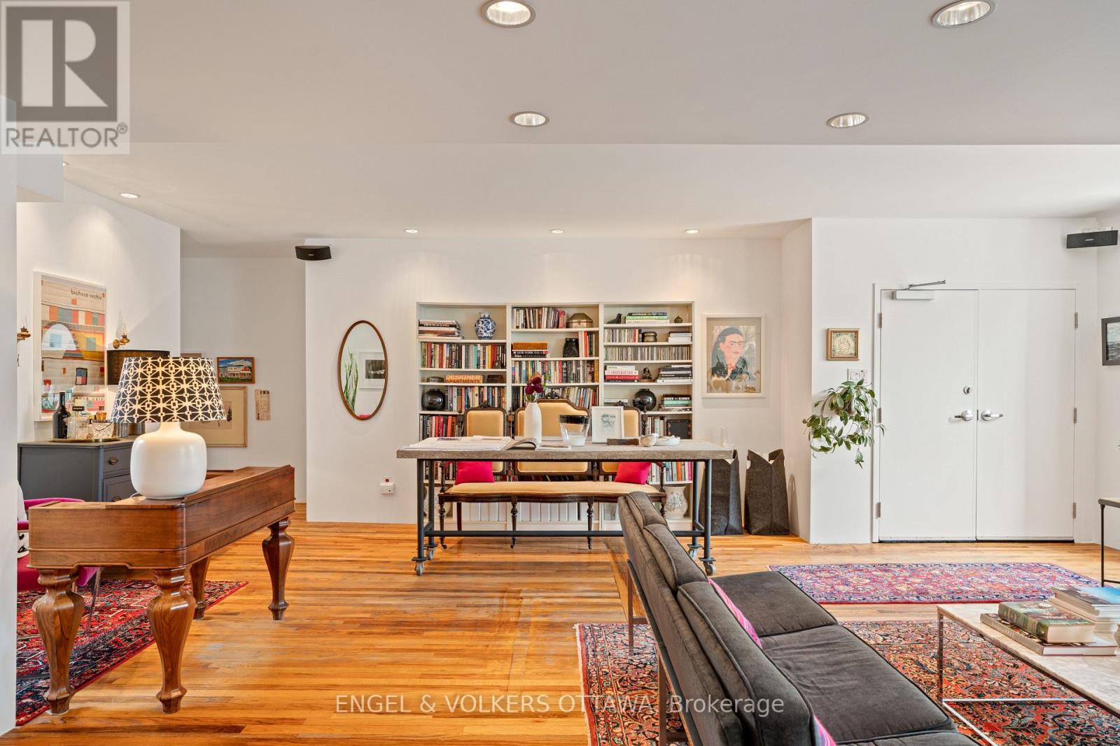 378-380 Booth Street, Ottawa, Ontario K1R 7K6 - Photo 5 - X12524762